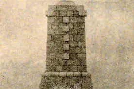 大石桥旧影丨日俄战争，大石桥日军战迹纪念碑，建于1916年图片