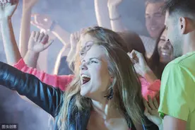 孩子成追星狂魔：别盲目否定孩子，聪明的家长这样做图片