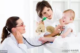 儿科医生提醒：新生儿宝宝总是吐奶，妈妈学会这几招，很管用图片