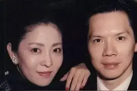 向太：周星驰是个白眼狼，欠我200万偷走8瓶红酒，爱占便宜还怂图片