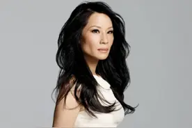 好莱坞王牌华裔，“不务正业”三十年，稳坐超一线图片