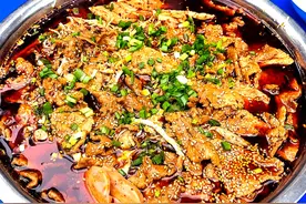 冒菜界的“LV”！成都著名苍蝇馆子，竟然开在巷子里！味道太鲜辣图片