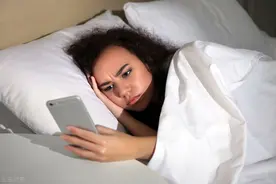 12岁女孩手机成瘾，已确诊轻度抑郁，“说不听就打”害了多少娃图片