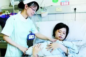 分娩后护士会问产妇“娃是男是女”，不是随便问问，其中大有用意图片