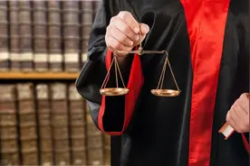 劳荣枝家属：法援律师不尽责？法院不允许当事人委托律师？图片