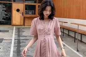 今年流行什么桔梗连衣裙？亚麻和天丝混合的桔梗裙，很流行很气质图片