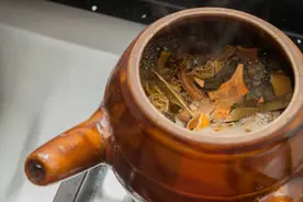 女子煎中药调理身体，却因一个错误操作导致休克！险些危及性命图片