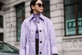 开衫要让位了！今年流行这件“薄风衣”，配靴子连气质都变高级了图片