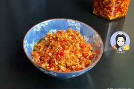 教你做“万能蒜蓉酱”黄金比例配方全奉送，下饭、拌菜都特好吃图片