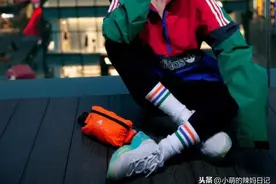 最近火了一种穿法：“袜子裹裤子”，保暖时髦，“老寒腿”的福利图片