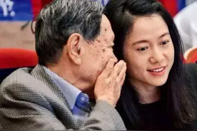28岁翁帆嫁82岁杨振宁，恩爱16年为何不生子？瞧瞧杨振宁怎么说的图片