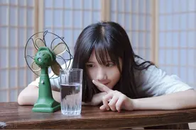 不将就，不辜负，不亏欠图片