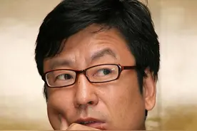 白岩松是如何沦为“肉喇叭”？王朔的批评大反转，是否真的有道理图片