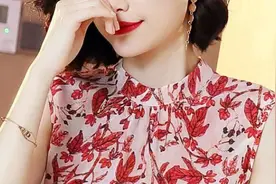衣服不一定要贵，51岁婆婆穿这“西柚红”嫩衫，清凉又减龄还便宜图片