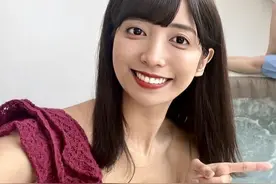 21岁日本妹子代父还债800万，仅1年还清：为了生活拼尽全力图片