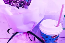 秋天里的第一杯奶茶算啥？知道33年前，冬天里的一把火吗？图片