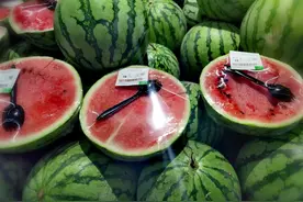 西瓜放冰箱到底要不要裹保鲜膜？冷藏实测16小时告诉你答案图片