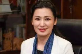 我国最美大学女校长，22岁就当上211教师，她究竟有多可怕？图片