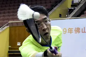 羽毛球赛该怎么拍？尼康进阶版机身+平民广角镜拍摄思路图片