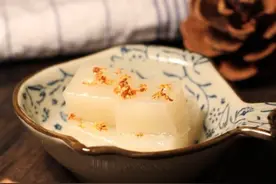 别犹豫，鲜花真能做菜，还挺好吃，吃点鲜花菜肴才不负好春光图片