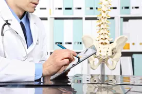 患者怒批医生，拍片为了赚钱？辟谣：揭开隐秘的真相图片