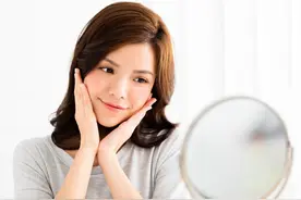 想要永不脱妆？Mark这份粉饼秘籍，带你实现完美定妆图片