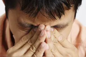 尴尬！夫妻生活中，丁丁突然软了怎么办？图片