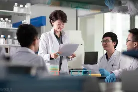 医生薪酬改革，实行年薪制，不会出现“大锅饭”时期的低效率图片