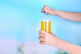 女生拧不开瓶盖，是真的还是犯矫情？图片