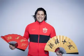 上海上港出征仪式，胡尔克：要拿冠军回馈球迷图片