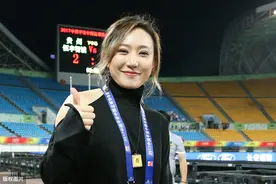 CBA美女老板酷似张曼玉？球迷：气质类同，但绝不是花瓶！图片