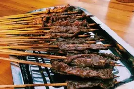 很有情怀的夜宵店，让你回味老长沙牛肉串的味道图片