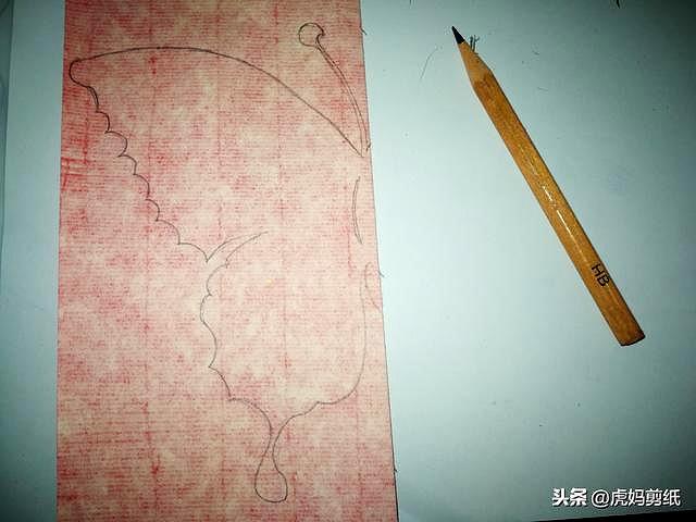 蝴蝶剪纸一点儿也不难,快来试试吧