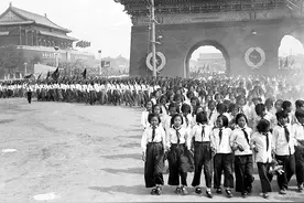 天安门广场扩建：中华门和长安左右门先后被拆，图9令梁思成不满图片