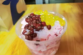 夏日美食探店，郑州炒酸奶老店用料讲究，奶味浓郁爆珠Q弹图片