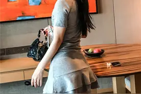 超短裙早就出现在中国，女孩都爱16厘米超短裙，以前还不穿内裤图片