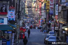 实拍韩国城市，满街都是凌乱的电线，像是蜘蛛网图片