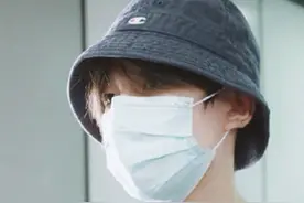 王源从爆红到不敢见人，母亲回应：要是能重来，不会让他走这条路图片