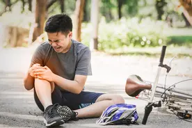健身受伤非小事，一定要认真对待图片
