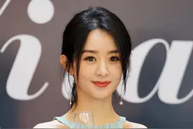 赵丽颖亮相上海，身穿吊带裙大秀水蛇腰，举止娉婷婀娜千娇百媚图片