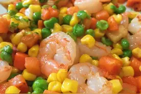 玉米青豆合炒虾仁，金沙鸡翅，面包蛋卷这几道家常菜的做法图片