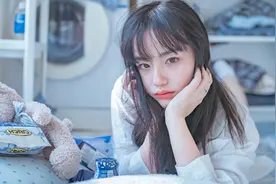 我女儿，师范专业，选小城市教师编制，还是大城市培训机构？图片