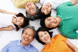 初中生优秀作文《幸福就在身边》愿时光静止，愿幸福不逝！图片