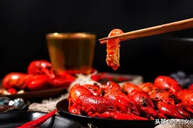 男子在长沙一晚吃6斤多龙虾后，感觉“胸闷气促”，住院一查是“肌溶解”了图片