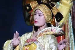 丈夫痴迷画中女子，妻子怒带画作鉴宝，专家反问：你可知她是谁图片