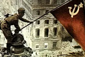德军绝对劣势下坚守4天：1945年4月30日苏军把红旗插上国会大厦图片