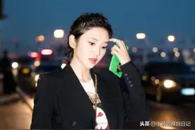 别再扎马尾了，太伤发际线！今年流行这3种扎法，时髦减龄显脸小图片