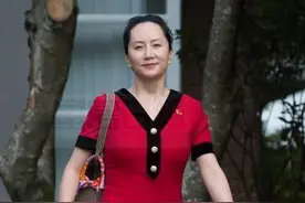 孟晚舟不卑不亢，佩戴脚铐却成时尚标杆，4天后有望重获自由回家图片