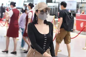 钟丽缇是行走的衣服架子吧，50岁的她依旧撩人图片