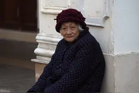 情感解读：老人守寡好不好？图片